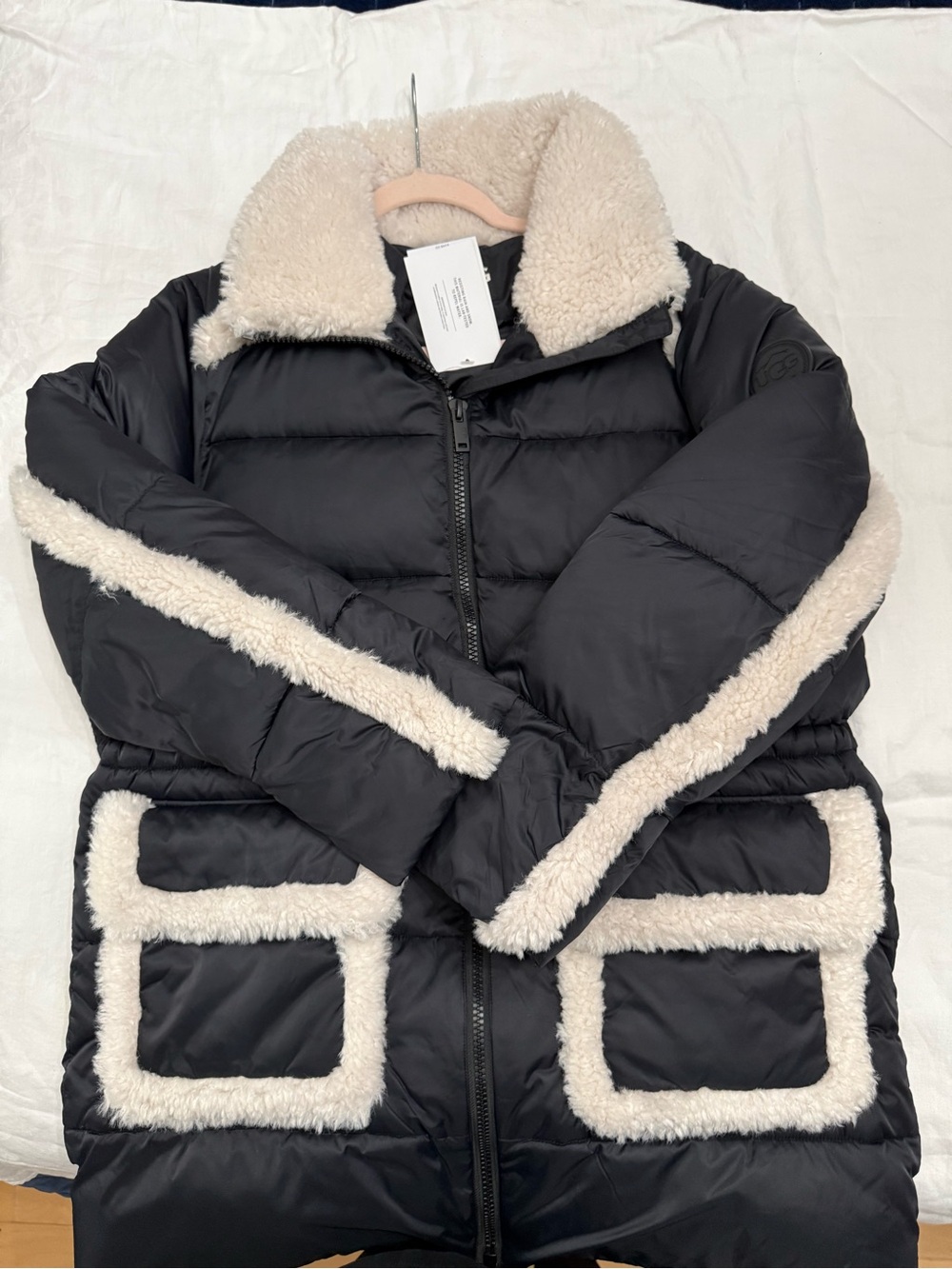 BRAND NEW W/TAG UGG Black Puffer Jacket with Cream Sherpa Trim - Picture 2 of 6
